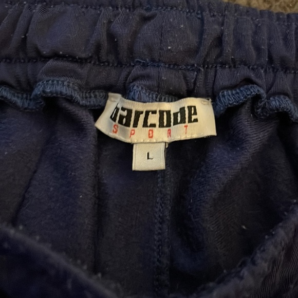 Barcode Berlin gym shorts. - Picture 2 of 2